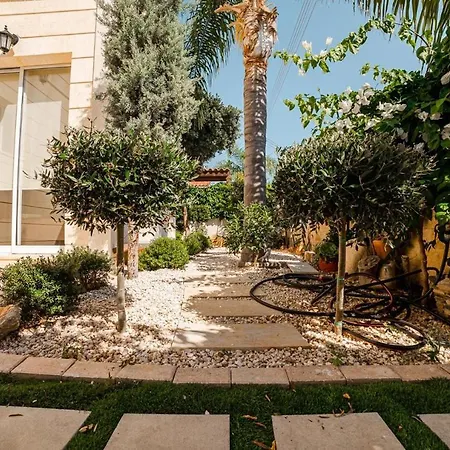 Villa Myria, 3bd, Private Pool, Garden, Bbq, Near The In Kisonerga Paphos