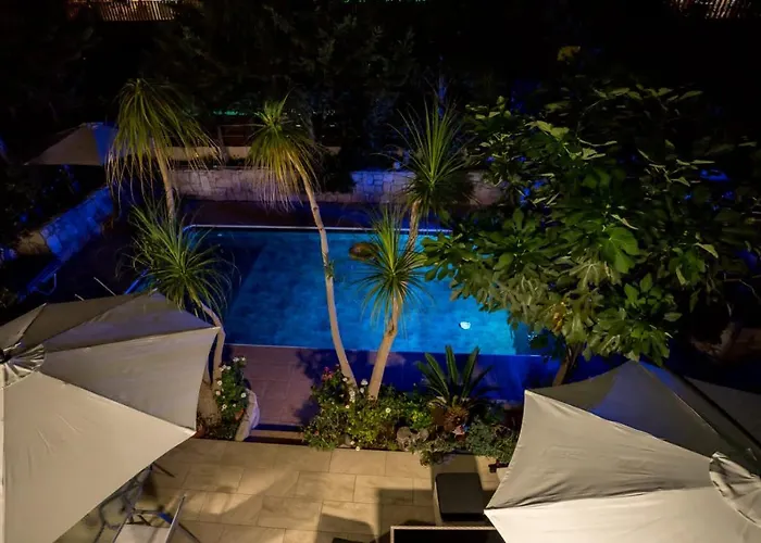 Myria, 3bd, Private Pool, Garden, Bbq, Near The In Kisonerga * Paphos