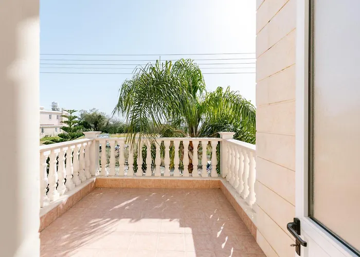 Myria, 3bd, Private Pool, Garden, Bbq, Near The In Kisonerga Vila Paphos
