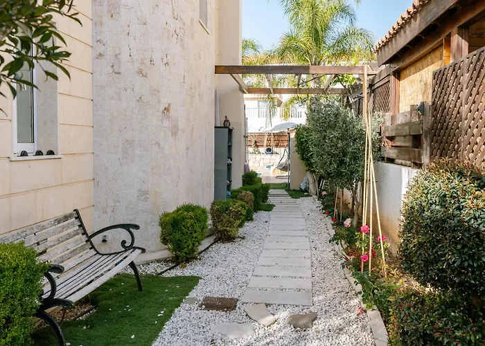 Vila Myria, 3bd, Private Pool, Garden, Bbq, Near The In Kisonerga Paphos